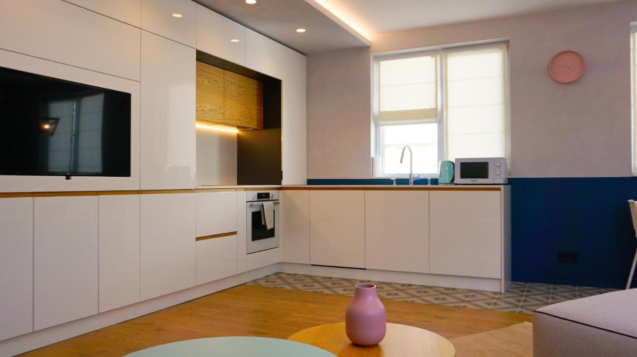 Апартамент Жасмин С Частен Гараж - Jasmin Apartment With Private Garage Várna Kültér fotó